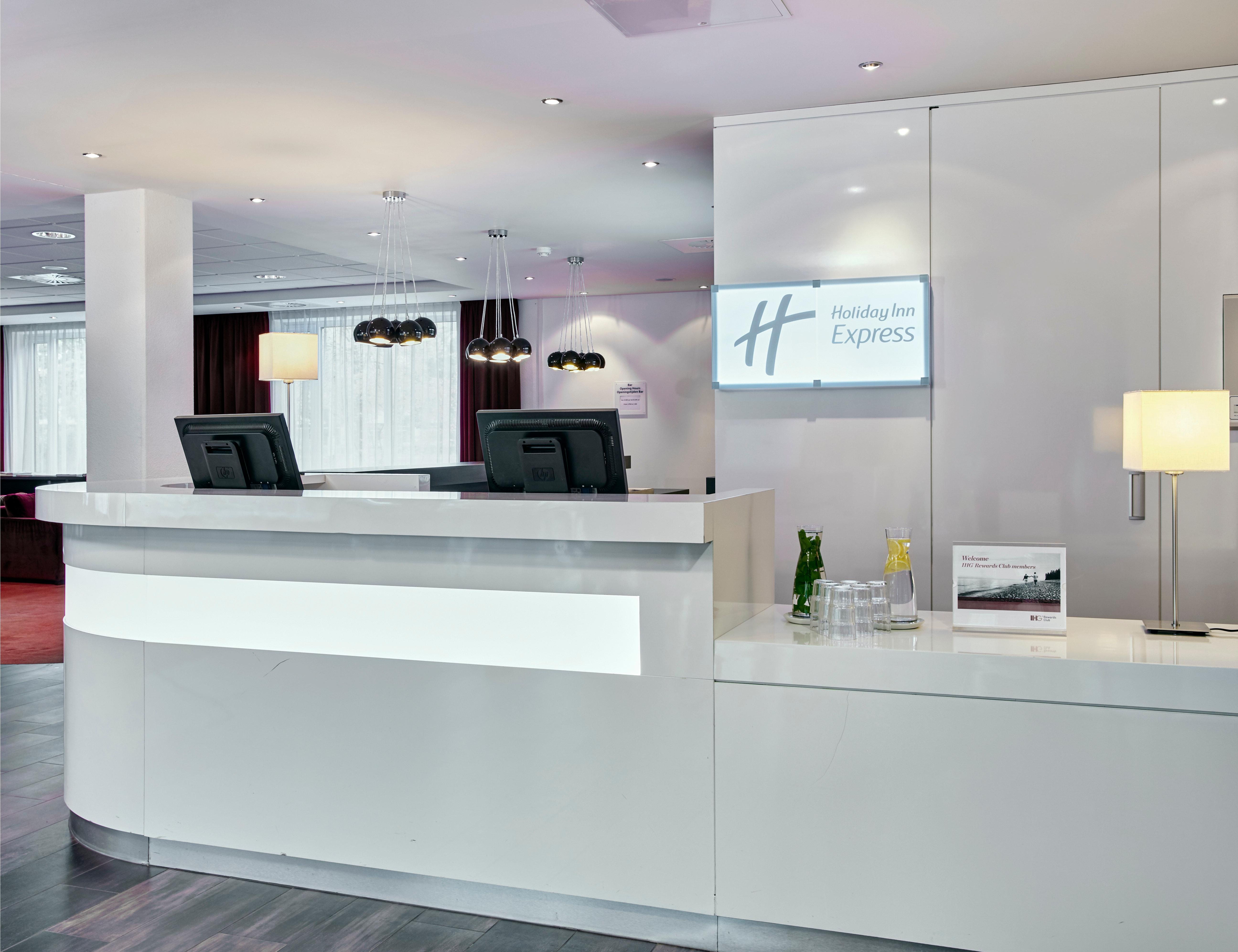 Holiday Inn Express Amsterdam - Schiphol, An Ihg Hotel Hoofddorp Exteriör bild